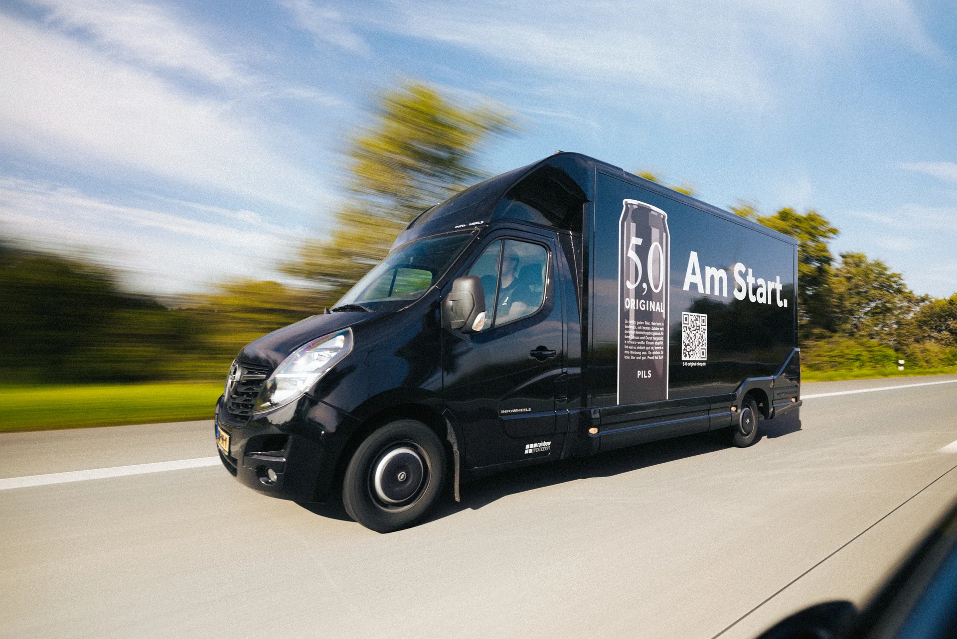 5,0 ORIGINAL Festivaltruck auf einer Straße