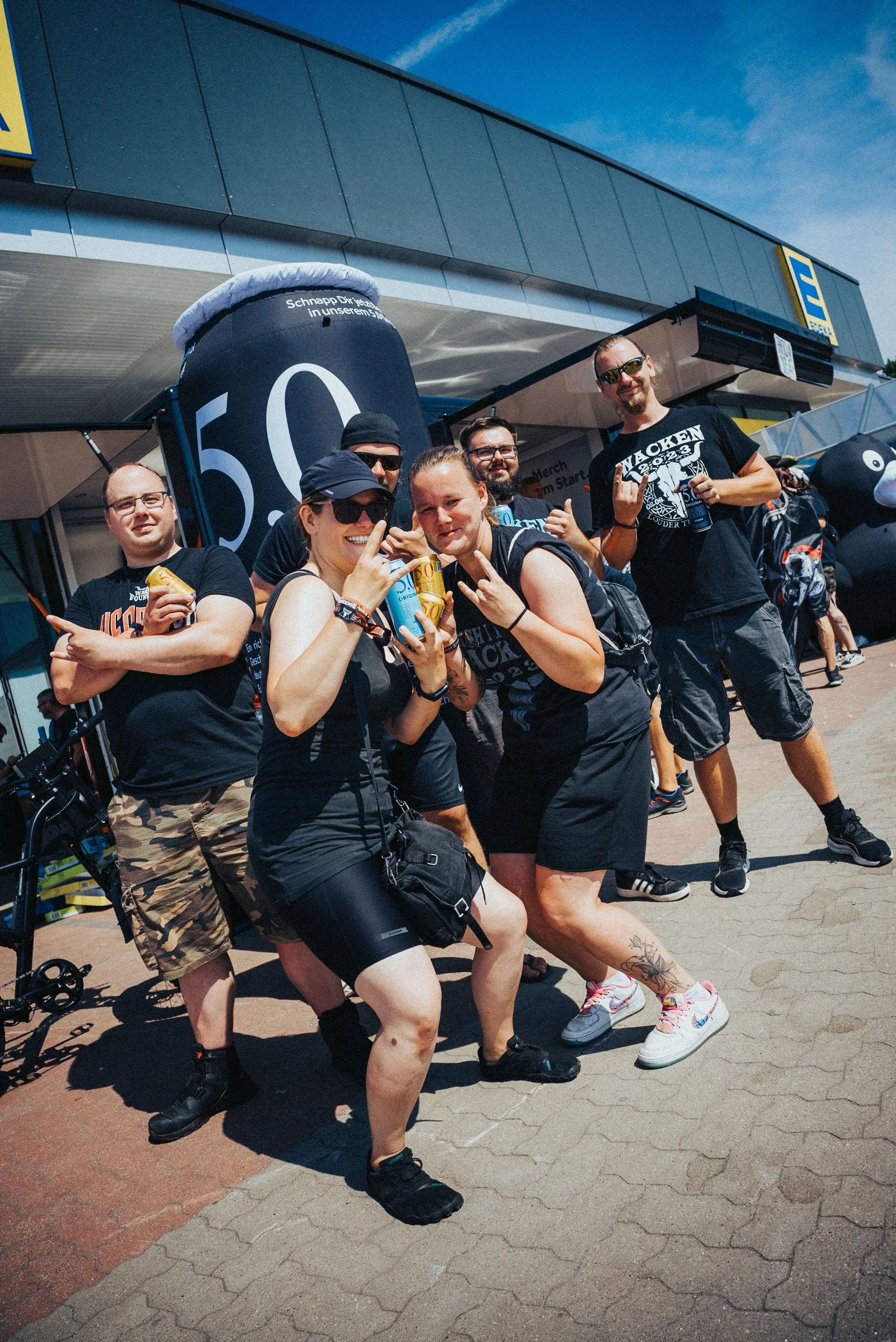 Festivalgäste bei einer 5,0 ORIGINAL Markenaktivierung