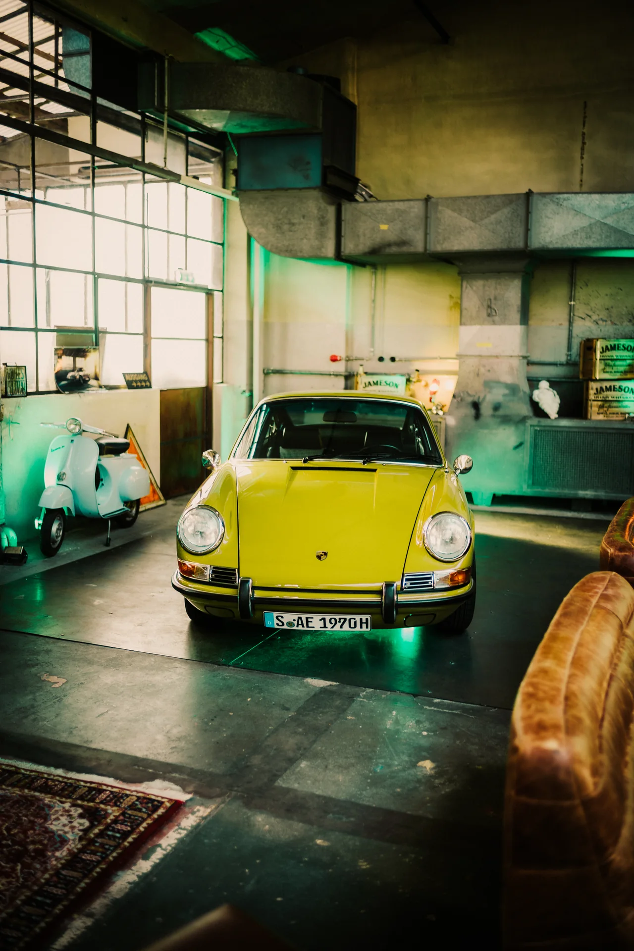Der gelbe Sportwagen in der Jameson Hidden Cinema Location