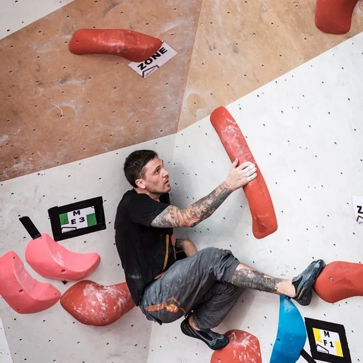 Kletterer beim Bouldern in Eislingen