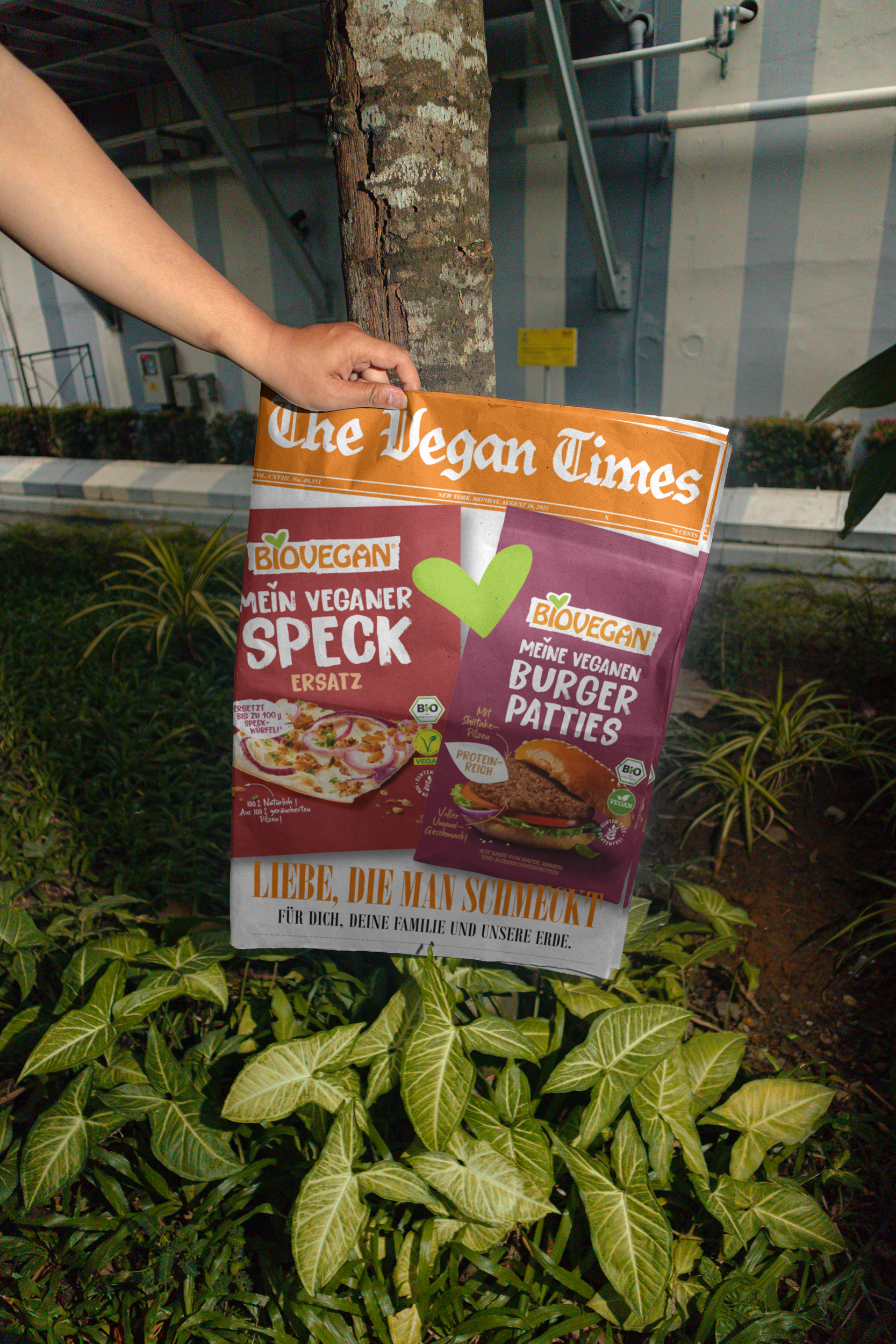 3-Newspaper-Mockup---VOL-4