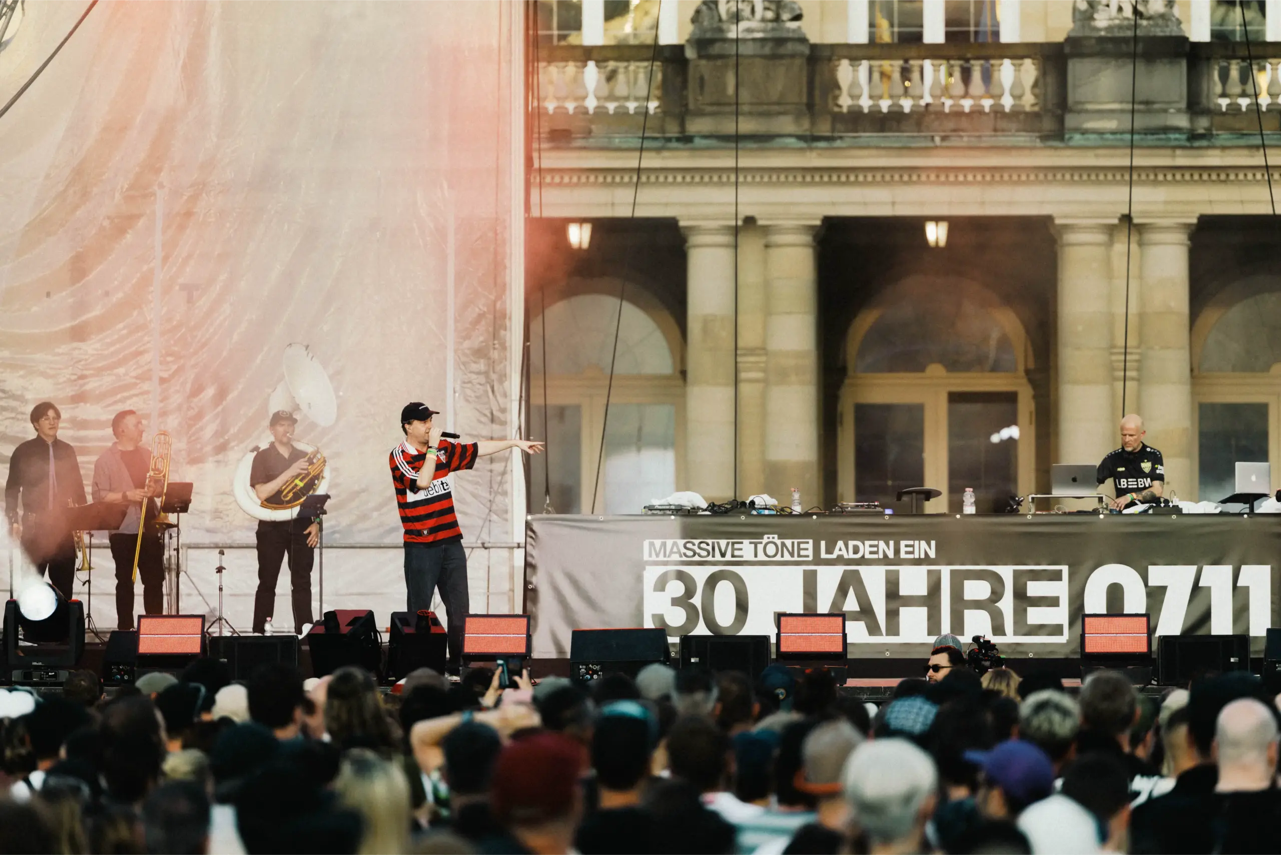 0711_30_jahre_stuttgart_schlossplatz_c_Saeed_Kakavand-9882